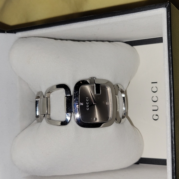 Silver Bracelet style Gucci watch - Picture 3 of 4